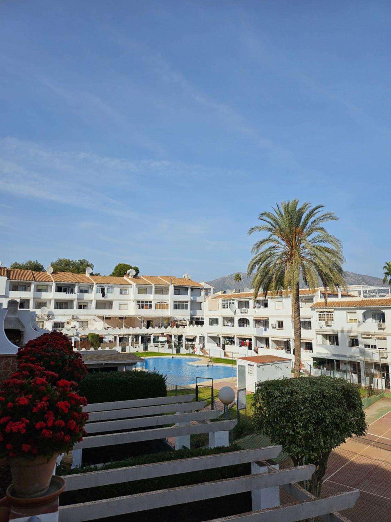 Apartamento En Mijas Con Terraza, Capacidad Para 5 Personas Con Piscina De Temporada Málaga Kültér fotó