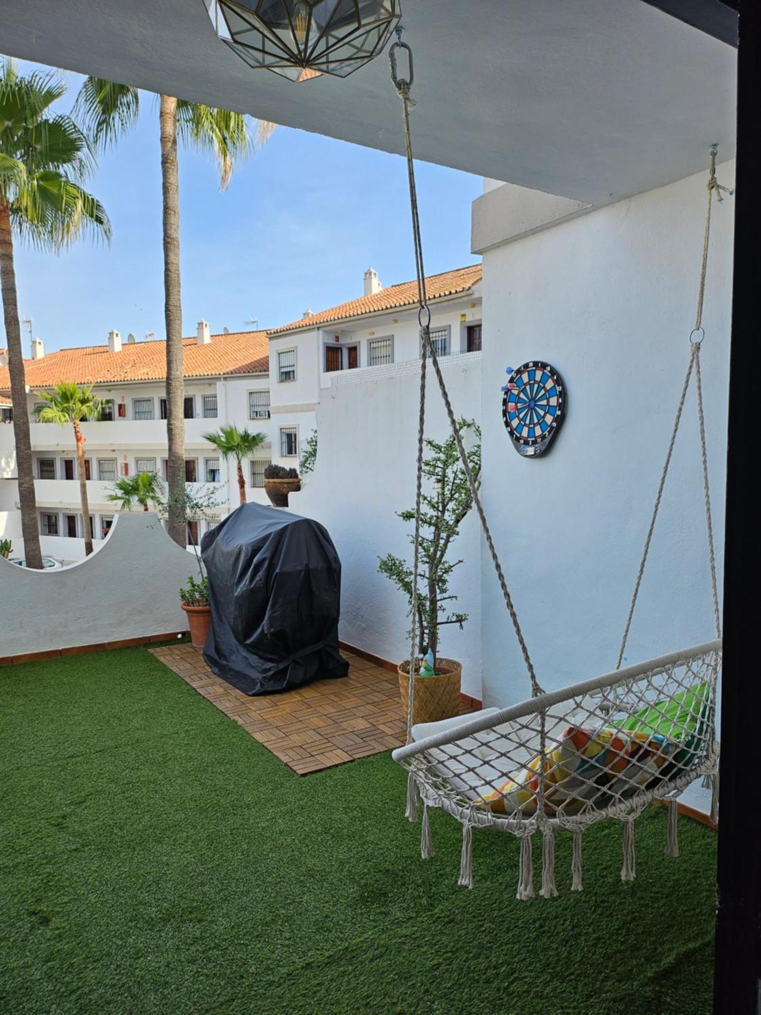 Apartamento En Mijas Con Terraza, Capacidad Para 5 Personas Con Piscina De Temporada Málaga Kültér fotó